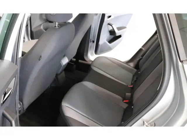 SEAT Arona 1.0 TSI Style Business Intense 2019 Benzine 21