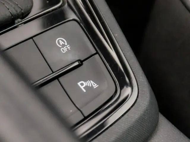 Škoda Kamiq 1.0 TSI Luxury Sport 2021 Benzine 28
