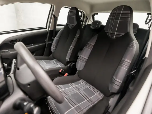 Peugeot 108 1.0 e-VTi Sport 2017 Benzine 14