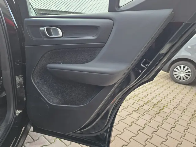 Volvo XC40 1.5 T3 Momentum 2018 Benzine 34