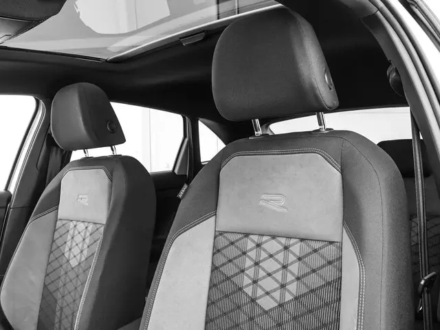 Volkswagen Taigo 1.0 TSI 115pk DSG R-Line 2024 Benzine 4