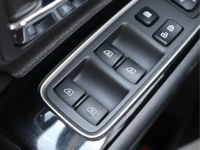 Mitsubishi Outlander 2.4 PHEV 2020 Hybride Benzine 29