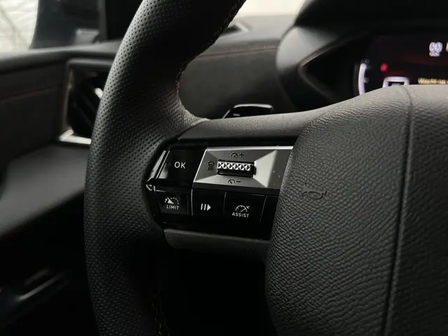 DS DS 3 PureTech 130 EAT8 Performance Line 2024 Benzine 11