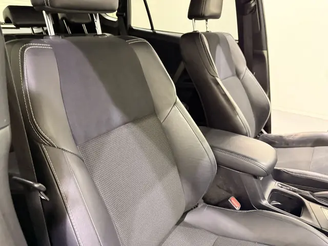Toyota RAV4 Rav-4 2.5 Hybrid Style 2016 Hybride Benzine 23