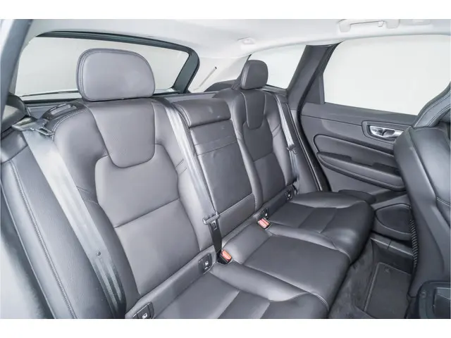 Volvo XC60 2.0 B5 Inscription 2020 Benzine 8
