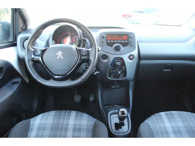 Peugeot 108 1.0 e-VTi Active Automaat 2019 Benzine 14