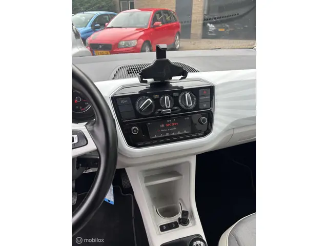 Volkswagen up! 1.0 BMT high up! 2019 Benzine 18