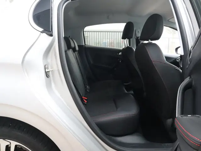 Peugeot 208 1.2 PureTech GT-line 2018 Benzine 28