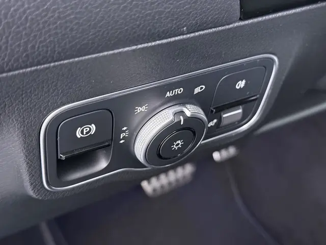 Mercedes-Benz GLA 250 e AMG line 2025 Hybride Benzine 17