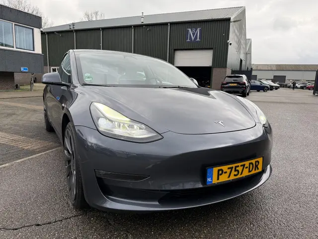 Tesla Model 3 Performance AWD 75 kWh 2022 Elektrisch 10