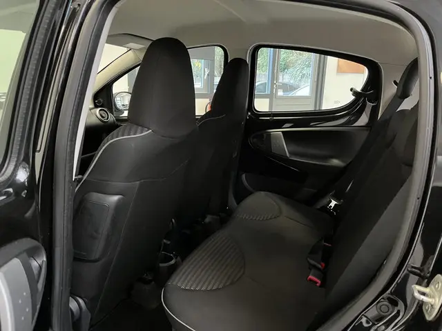 Peugeot 107 1.0 Active 2012 Benzine 15