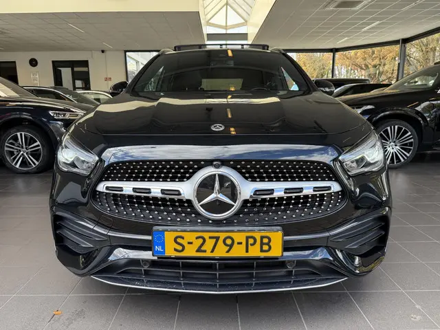 Mercedes-Benz GLA 250 4MATIC AMG Line 2021 Benzine 5
