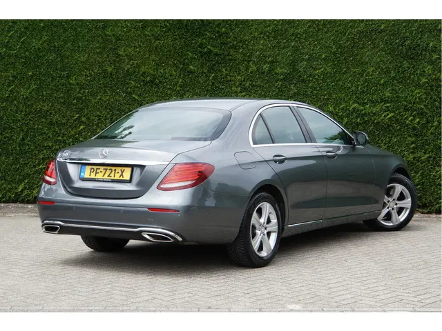 Mercedes-Benz E-Klasse 2