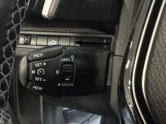 Peugeot 3008 1.2 PureTech Première 2017 Benzine 18