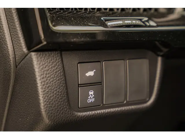 Honda CR-V 2.0i e:PHEV ADVANCE TECH 2025 Hybride Benzine 64