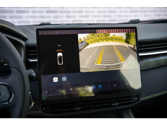 Lynk & Co 01 1.5 Core 2026 Hybride Benzine 24