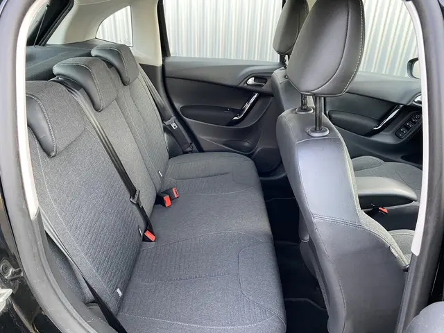 Citroën C3 1.2 PureTech Collection 2016 Benzine 17