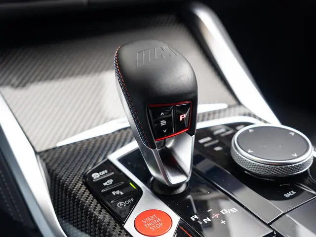 BMW M3 Touring xDrive Competition 2024 Benzine 44