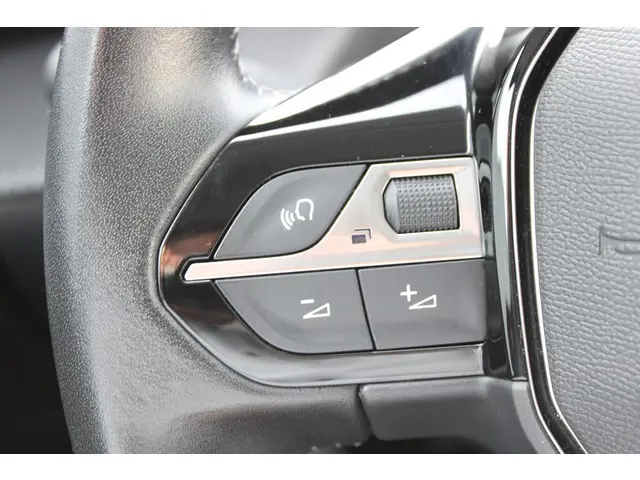 Peugeot 208 1.2 PureTech Allure Pack 2021 Benzine 22