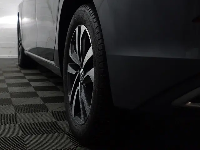 Volkswagen Golf 1.5 TSI Advance- 2022 Benzine 29