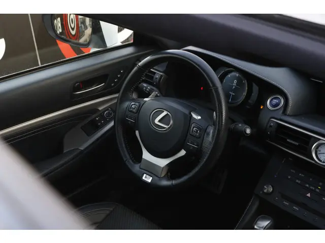 Lexus RC 300h F SPORT Line 2018 Hybride Benzine 34