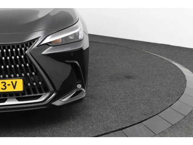 Lexus NX 450h+ AWD Executive Line 2024 Hybride Benzine 39