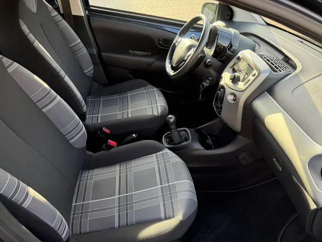 Peugeot 108 1.0 e-VTi Active lage km-stand!!! 2016 Benzine 12