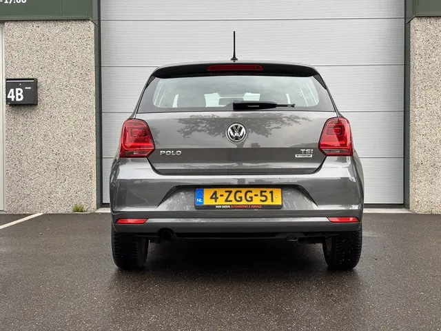 Volkswagen Polo 1.2 TSI Comfortline 2015 Benzine 9
