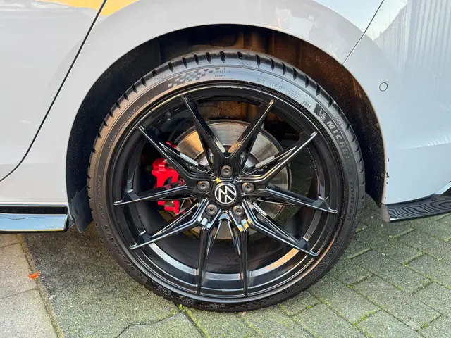 Volkswagen Golf 2.0 TSI GTI Clubsport 2021 Benzine 8