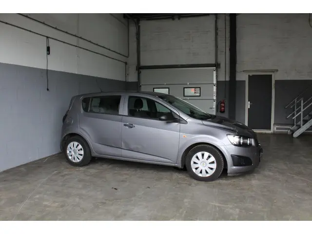 Chevrolet Aveo 1.2 LS 2012 Benzine 6