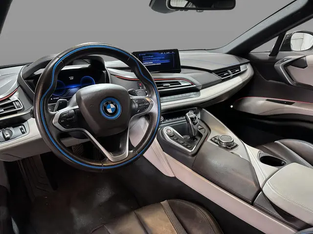 BMW i8 incl BTW Bodykit 2015 Hybride Benzine 12