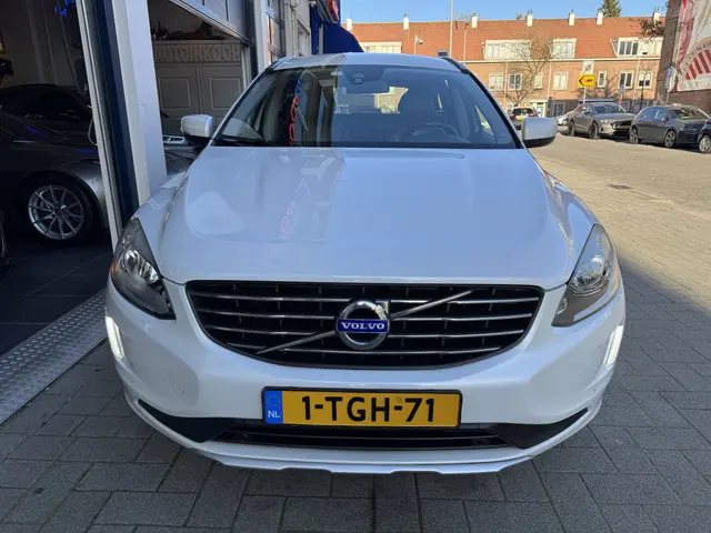 Volvo XC60 2.0 T5 FWD Summum 2014 Benzine 2
