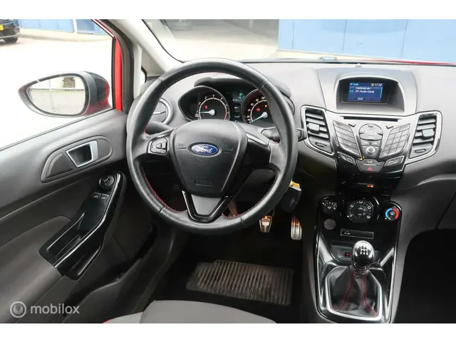 Ford Fiesta 1.0 EcoBoost Red Edition 140PK 2016 Benzine 16
