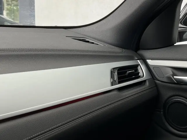 BMW X2 sDrive20i High Executive Edition 2019 Benzine 18