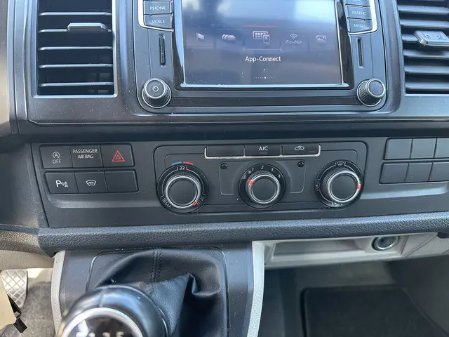 Volkswagen Transporter buscamper 2016 Diesel 23