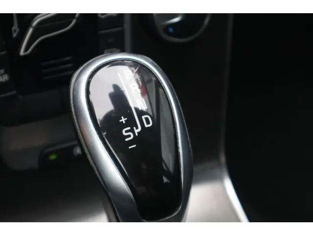 Volvo V40 Cross Country 1.5 T3 Momentum 2015 Benzine 26
