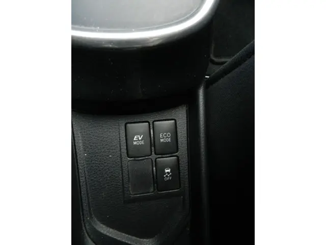 Toyota Yaris 1.5 Hybrid Aspiration 2015 Hybride Benzine 21