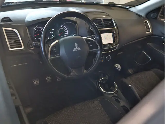 Mitsubishi ASX 1.6 Cleartec Intense 2015 Benzine 2