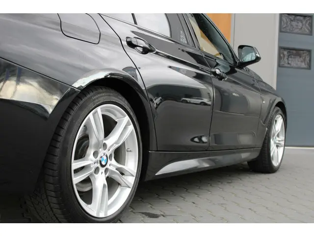 BMW 3 Serie 316i M-Sport | Xenon | Navi prof. 2015 Benzine 15