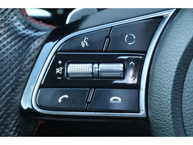 Kia Ceed 1.6 T-GDi GT | 200PK - PANO - UNIEK VOL! 2019 Benzine 53