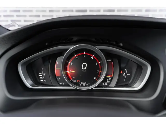 Volvo V40 T4 190pk R-Design 2018 Benzine 28
