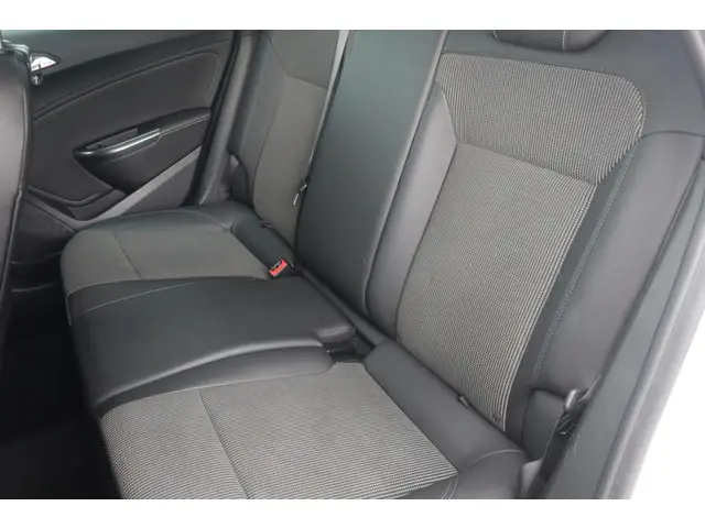 Opel Astra Sports Tourer 1.4 Turbo Cosmo 2012 Benzine 5