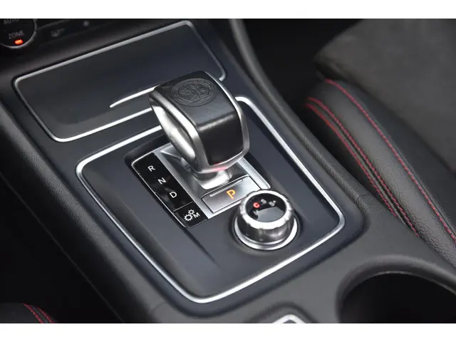 Mercedes-Benz CLA AMG 45 4MATIC 2017 Benzine 32