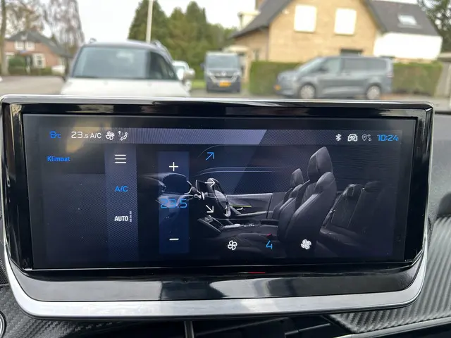 Peugeot 2008 1.2 Hybrid 145 Allure 2025 Hybride Benzine 31