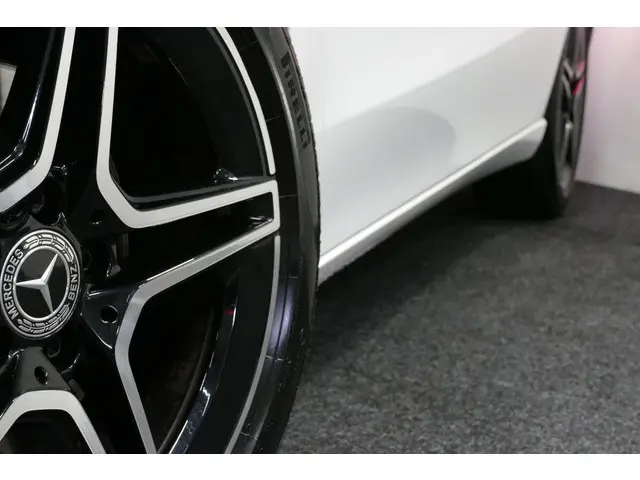 Mercedes-Benz B-Klasse 200d Premium Plus 2019 Diesel 32