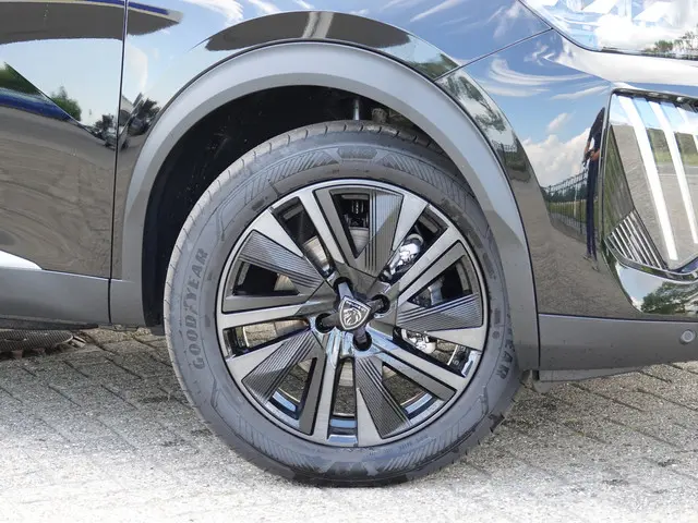 Peugeot e-2008 EV GT 54 kWh 2024 Elektrisch 12