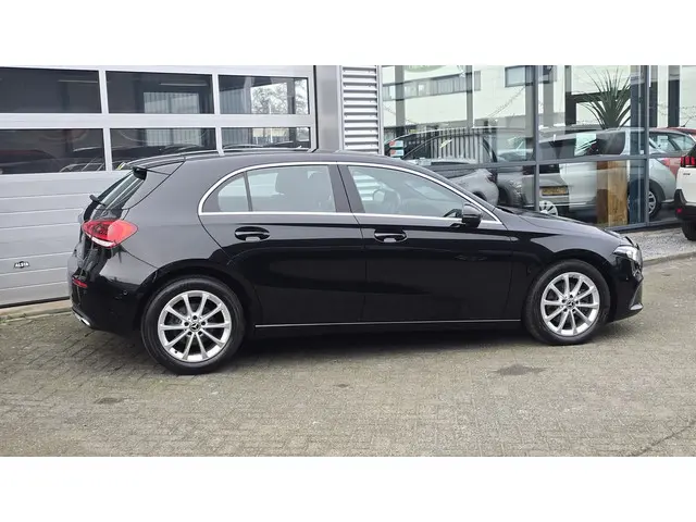 Mercedes-Benz A-Klasse 200 Luxury Line 2022 Benzine 4