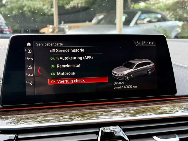 BMW 5 Serie Touring 530i High Executive 2018 Benzine 24