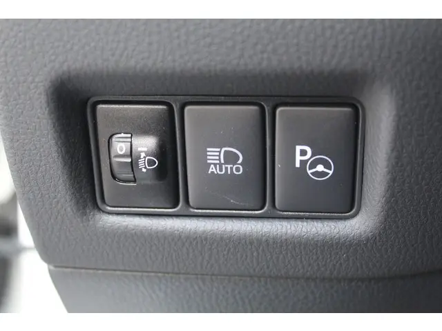 Toyota C-HR 1.8 Hybrid Style 2022 Hybride Benzine 18