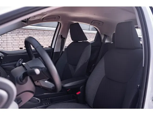 Toyota Yaris 1.5 Hybrid 115 Comfort 2022 Hybride Benzine 48